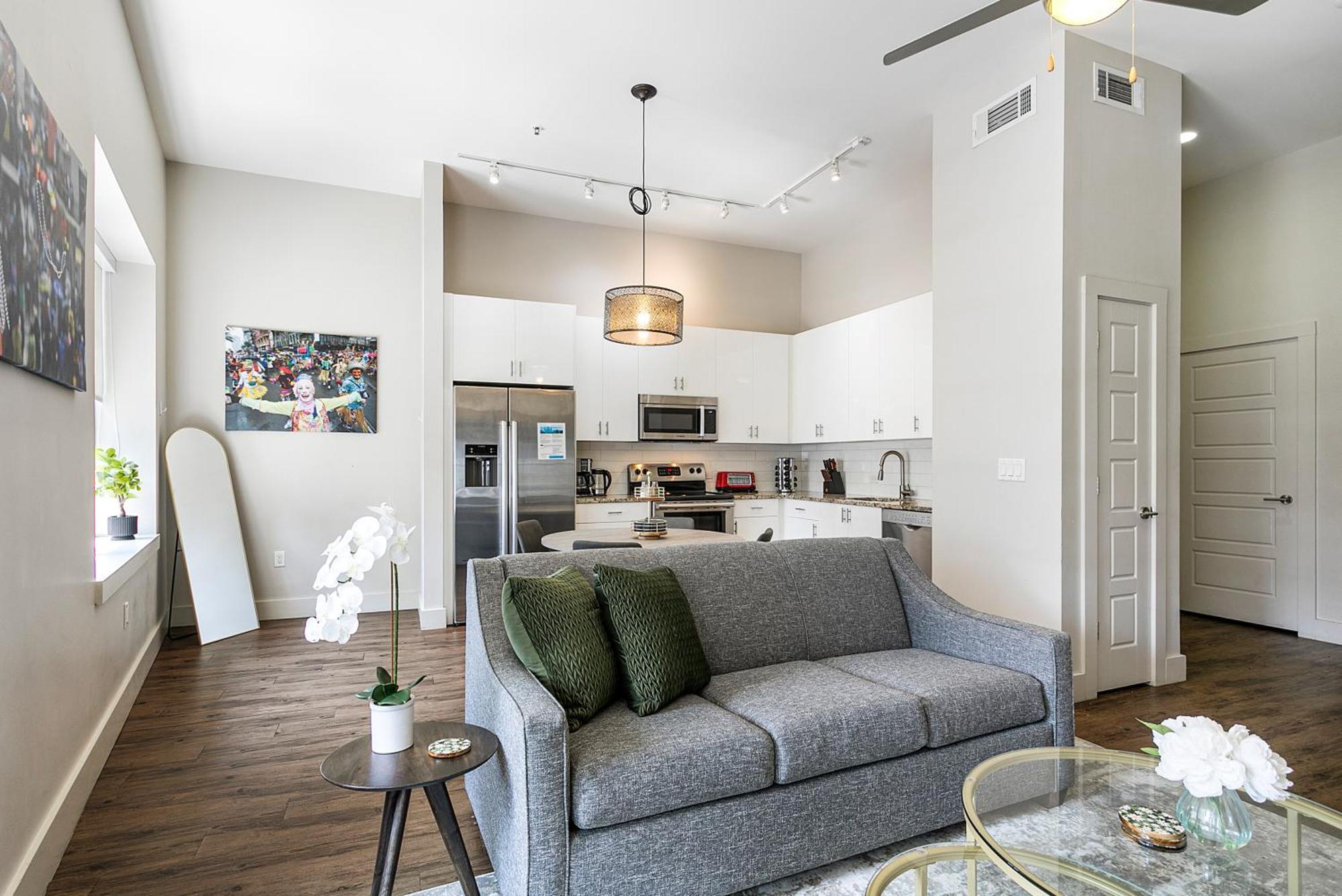 Tasteful Walking Distance To French Quarter Apartment
